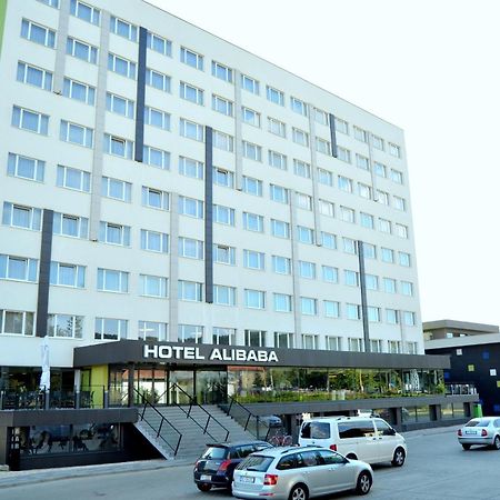 Hotel Ali Baba Humenné エクステリア 写真