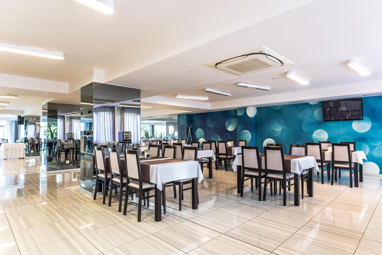 Hotel Ali Baba Humenné エクステリア 写真