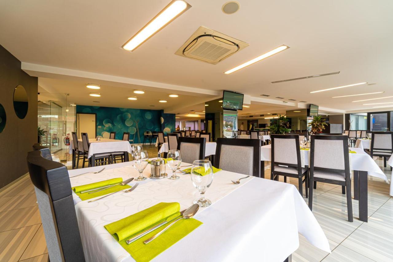 Hotel Ali Baba Humenné エクステリア 写真
